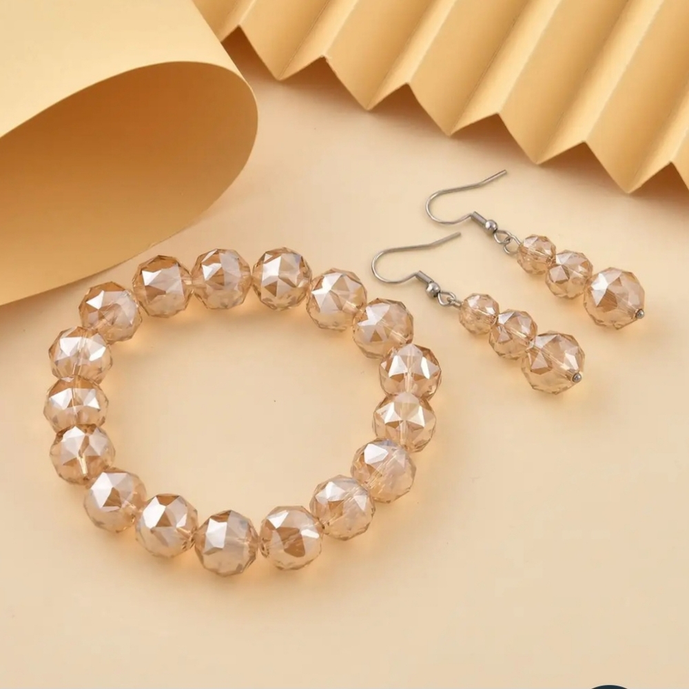 New Stretch Bracelet and Dangle Earrings